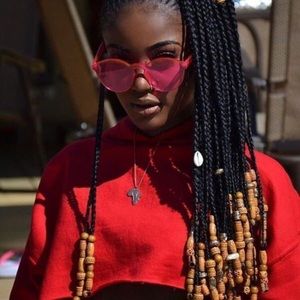 Meet your Posher, Samira